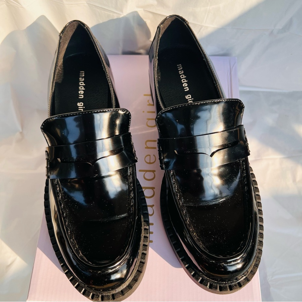 madden girl Ambrosse Women’s Loafer - Picture 2 of 4